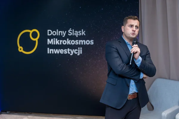 Hellobot z 5 mln zł na skalowanie agentów głosowych. Wśród klientów PKP Intercity i MZA Warszawa