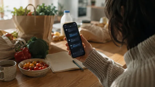 Glovo udostępnia wyszukiwanie produktów w ChatGPT i Claude