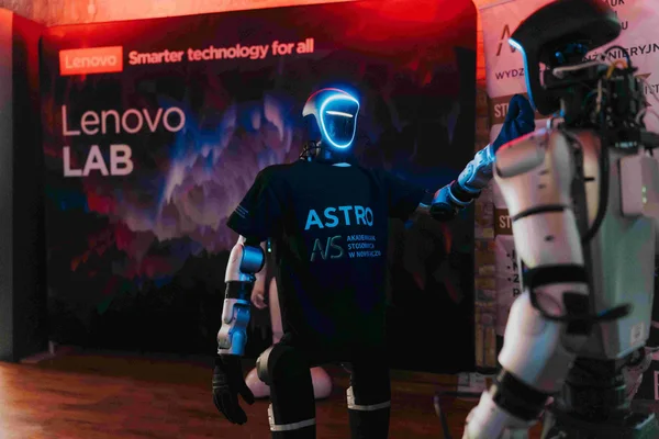 Lenovo pokazało roboty i cyfrowych bliźniaków na AI & Robotics Day 2026