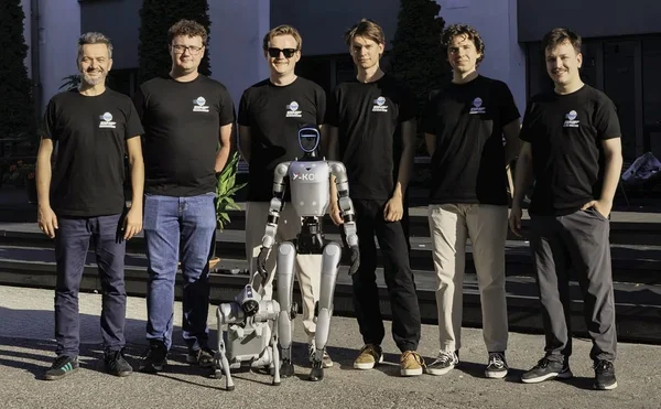 Polacy w czołówce światowego turnieju robotów humanoidalnych. Uczyli AI walczyć w ringu