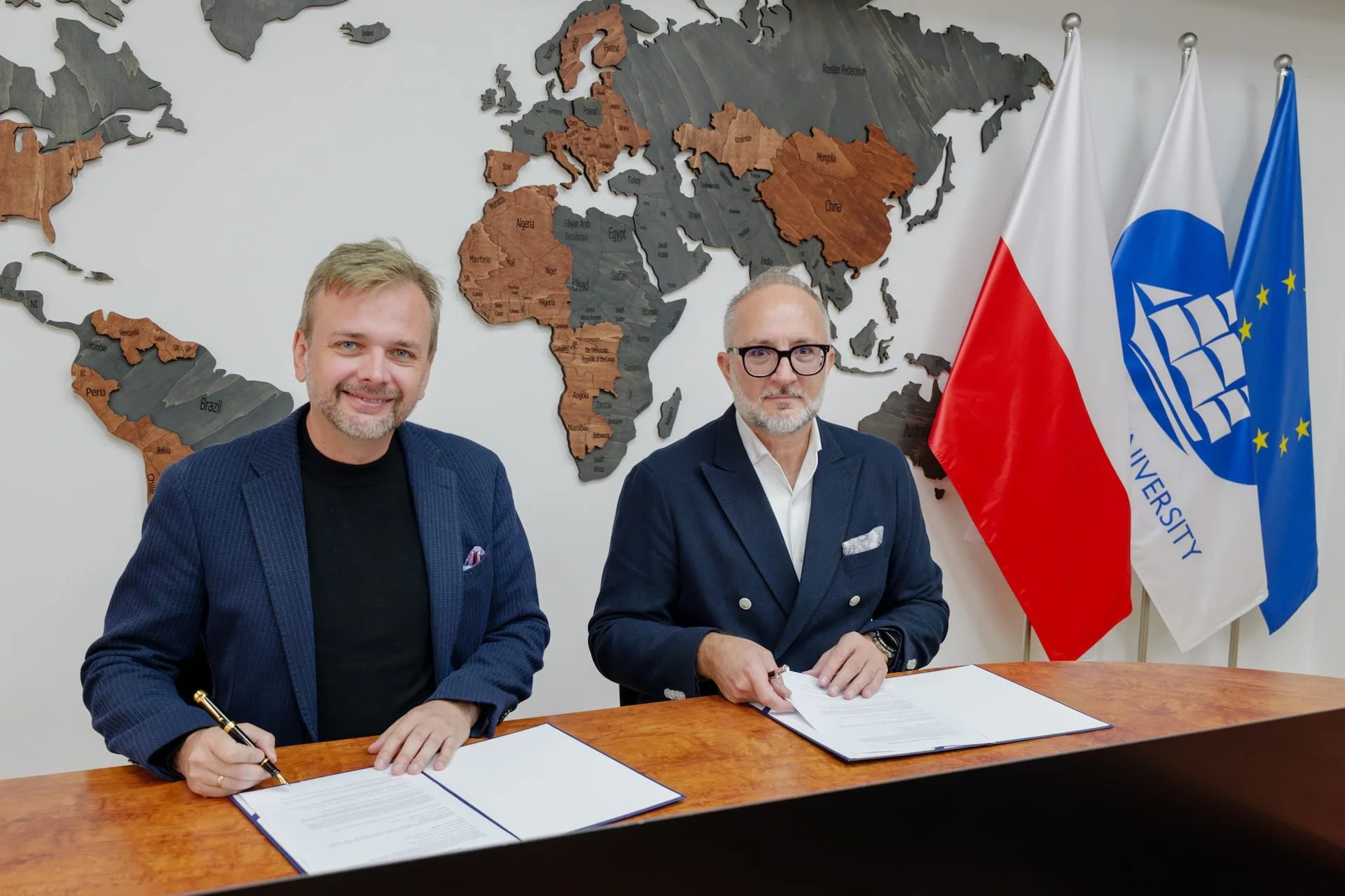 Akademia Leona Koźmińskiego i IBM łączą siły. W planach domenowe modele LLM dla cyberbezpieczeństwa i biznesu