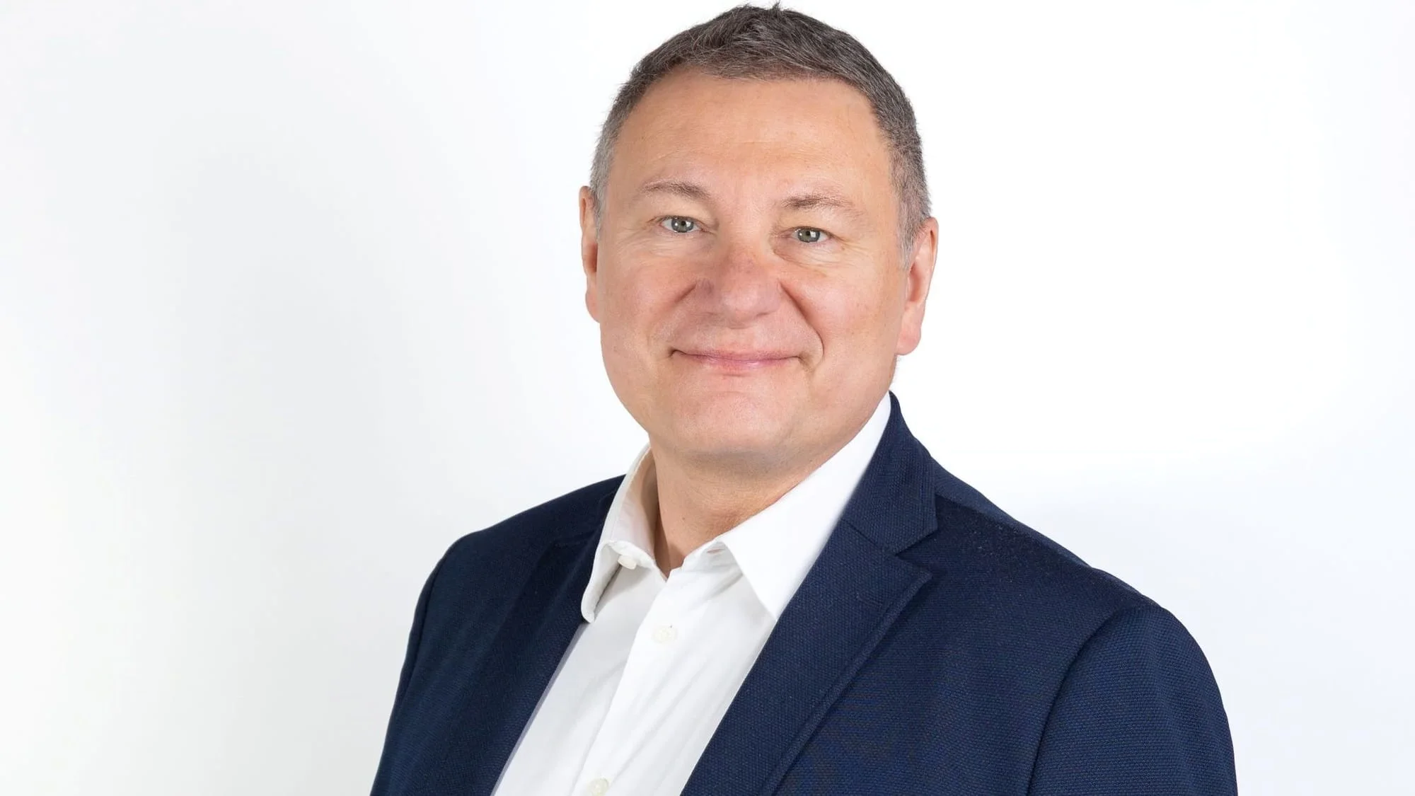 Wonderful pozyskuje 100 mln USD i wchodzi do Polski z agentami AI